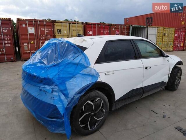 Белый Хендай Ioniq 5, объемом двигателя 0 л и пробегом 77 тыс. км за 15500 $, фото 6 на Automoto.ua