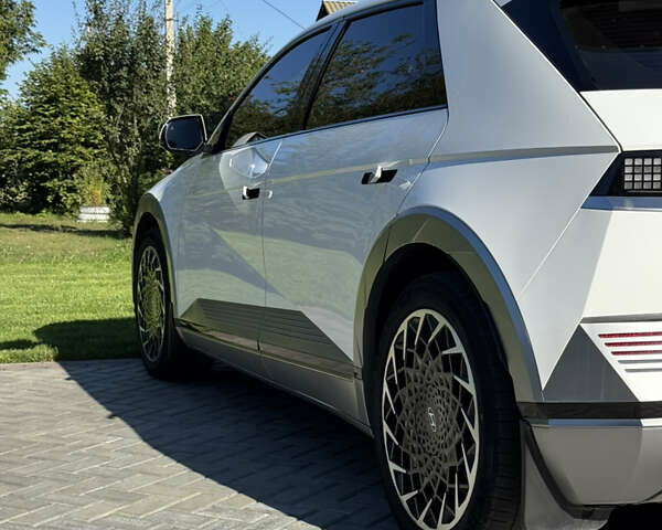 Белый Хендай Ioniq 5, объемом двигателя 0 л и пробегом 118 тыс. км за 26500 $, фото 12 на Automoto.ua