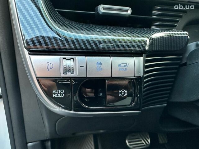 Белый Хендай Ioniq 5, объемом двигателя 0 л и пробегом 81 тыс. км за 24690 $, фото 10 на Automoto.ua