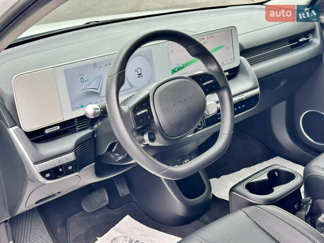 Белый Хендай Ioniq 5, объемом двигателя 0 л и пробегом 42 тыс. км за 29500 $, фото 41 на Automoto.ua