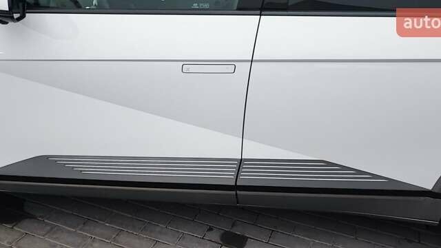 Белый Хендай Ioniq 5, объемом двигателя 0 л и пробегом 178 тыс. км за 23300 $, фото 9 на Automoto.ua