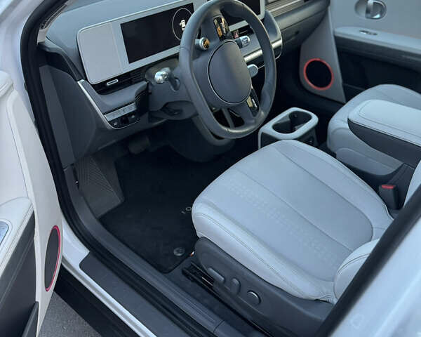 Белый Хендай Ioniq 5, объемом двигателя 0 л и пробегом 44 тыс. км за 26400 $, фото 15 на Automoto.ua