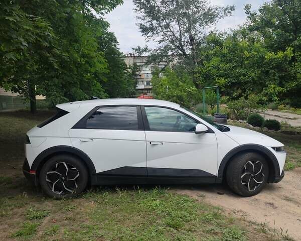 Білий Хендай Ioniq 5, об'ємом двигуна 0 л та пробігом 94 тис. км за 24500 $, фото 4 на Automoto.ua