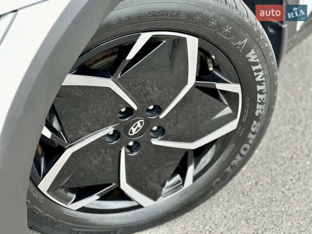 Белый Хендай Ioniq 5, объемом двигателя 0 л и пробегом 42 тыс. км за 29999 $, фото 4 на Automoto.ua