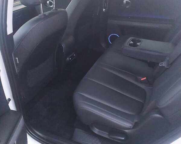 Белый Хендай Ioniq 5, объемом двигателя 0 л и пробегом 81 тыс. км за 23900 $, фото 30 на Automoto.ua