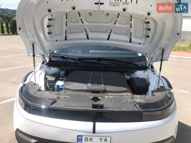 Білий Хендай Ioniq 5, об'ємом двигуна 0 л та пробігом 89 тис. км за 26900 $, фото 4 на Automoto.ua
