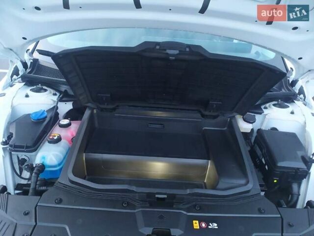 Белый Хендай Ioniq 5, объемом двигателя 0 л и пробегом 81 тыс. км за 23900 $, фото 40 на Automoto.ua