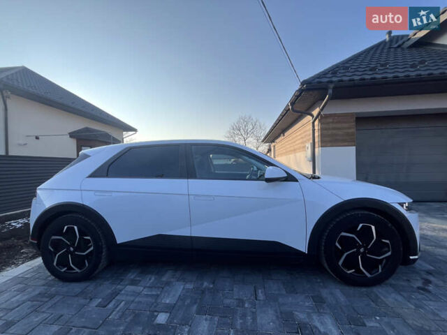 Белый Хендай Ioniq 5, объемом двигателя 0 л и пробегом 96 тыс. км за 22500 $, фото 6 на Automoto.ua
