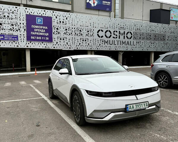 Белый Хендай Ioniq 5, объемом двигателя 0 л и пробегом 50 тыс. км за 28800 $, фото 6 на Automoto.ua