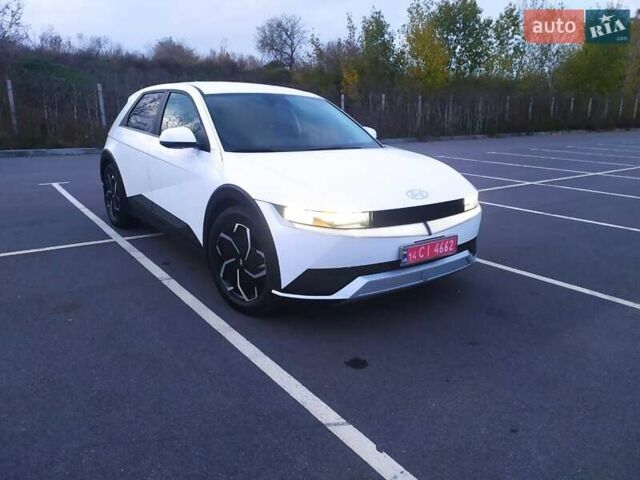 Белый Хендай Ioniq 5, объемом двигателя 0 л и пробегом 81 тыс. км за 23900 $, фото 1 на Automoto.ua