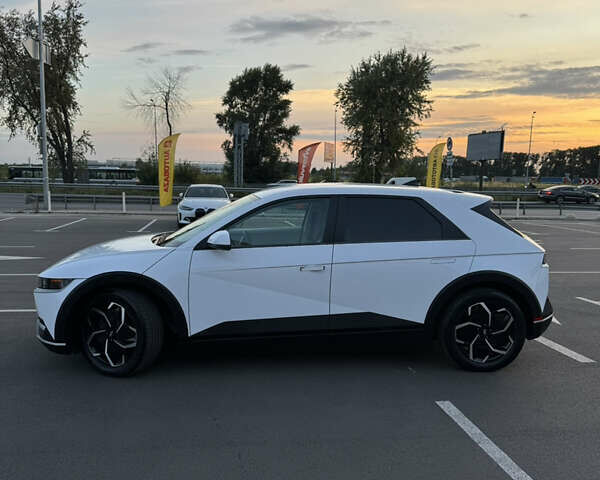Белый Хендай Ioniq 5, объемом двигателя 0 л и пробегом 44 тыс. км за 26400 $, фото 6 на Automoto.ua