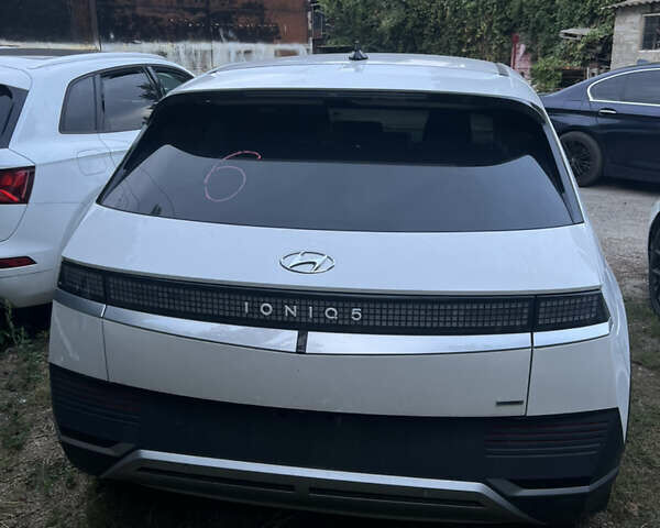 Білий Хендай Ioniq 5, об'ємом двигуна 0 л та пробігом 50 тис. км за 19700 $, фото 2 на Automoto.ua