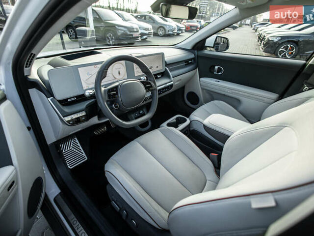 Белый Хендай Ioniq 5, объемом двигателя 0 л и пробегом 32 тыс. км за 34200 $, фото 8 на Automoto.ua