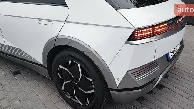 Белый Хендай Ioniq 5, объемом двигателя 0 л и пробегом 178 тыс. км за 23300 $, фото 8 на Automoto.ua