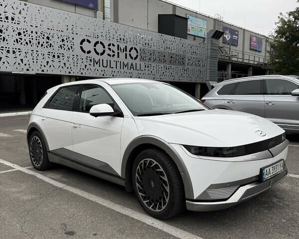 Белый Хендай Ioniq 5, объемом двигателя 0 л и пробегом 50 тыс. км за 28800 $, фото 5 на Automoto.ua