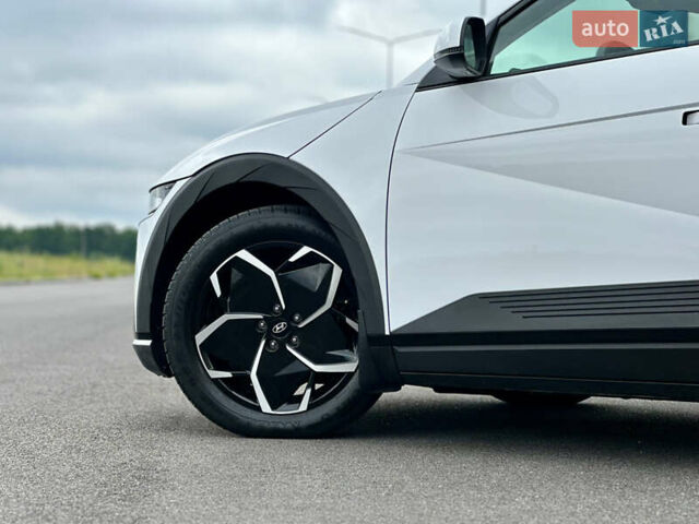 Белый Хендай Ioniq 5, объемом двигателя 0 л и пробегом 42 тыс. км за 29500 $, фото 13 на Automoto.ua