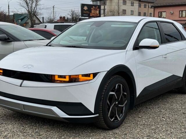 Белый Хендай Ioniq 5, объемом двигателя 77 л и пробегом 50 тыс. км за 29999 $, фото 2 на Automoto.ua