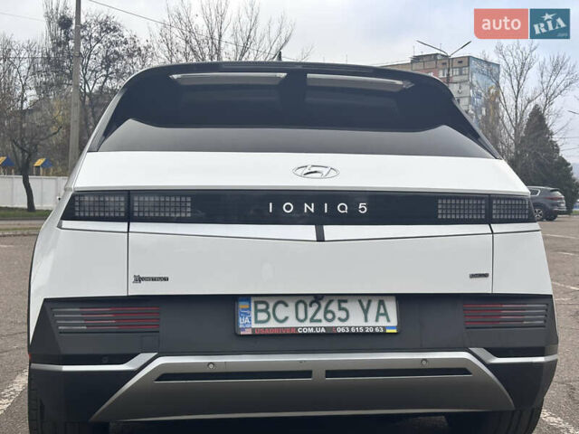 Белый Хендай Ioniq 5, объемом двигателя 0 л и пробегом 71 тыс. км за 23900 $, фото 9 на Automoto.ua