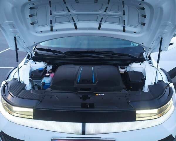 Белый Хендай Ioniq 5, объемом двигателя 0 л и пробегом 81 тыс. км за 23900 $, фото 41 на Automoto.ua