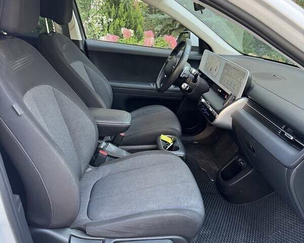 Белый Хендай Ioniq 5, объемом двигателя 0 л и пробегом 47 тыс. км за 26900 $, фото 9 на Automoto.ua