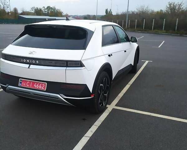 Белый Хендай Ioniq 5, объемом двигателя 0 л и пробегом 81 тыс. км за 23900 $, фото 24 на Automoto.ua