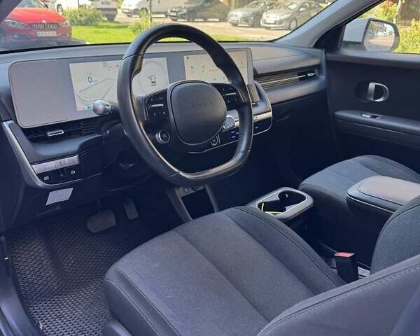 Белый Хендай Ioniq 5, объемом двигателя 0 л и пробегом 47 тыс. км за 26900 $, фото 6 на Automoto.ua