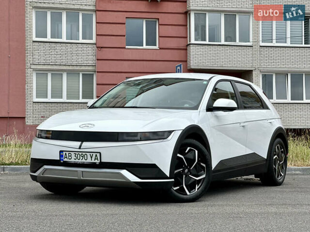 Белый Хендай Ioniq 5, объемом двигателя 0 л и пробегом 42 тыс. км за 29999 $, фото 1 на Automoto.ua