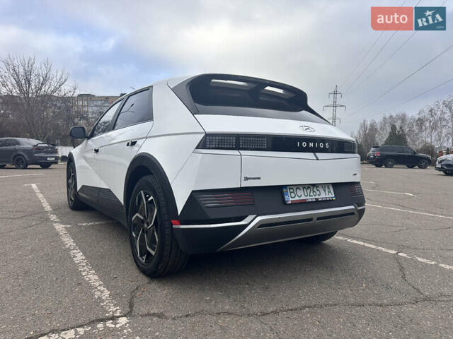Белый Хендай Ioniq 5, объемом двигателя 0 л и пробегом 71 тыс. км за 23900 $, фото 6 на Automoto.ua