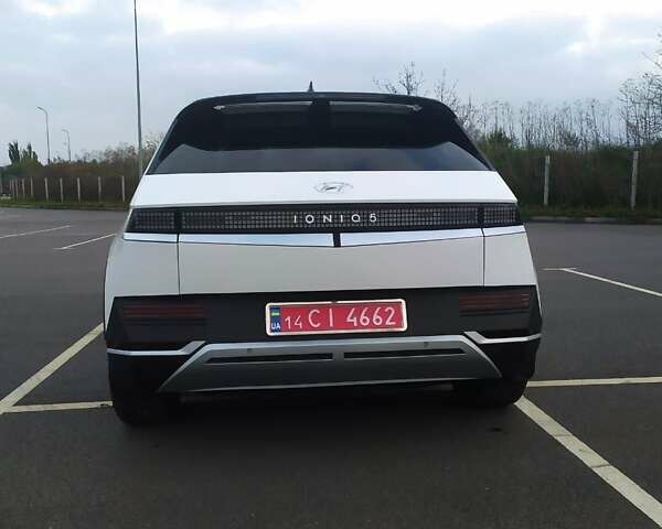 Белый Хендай Ioniq 5, объемом двигателя 0 л и пробегом 81 тыс. км за 23900 $, фото 23 на Automoto.ua