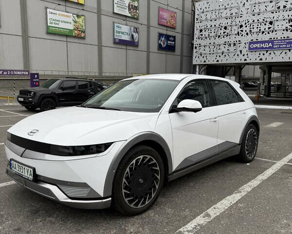 Белый Хендай Ioniq 5, объемом двигателя 0 л и пробегом 50 тыс. км за 28800 $, фото 1 на Automoto.ua