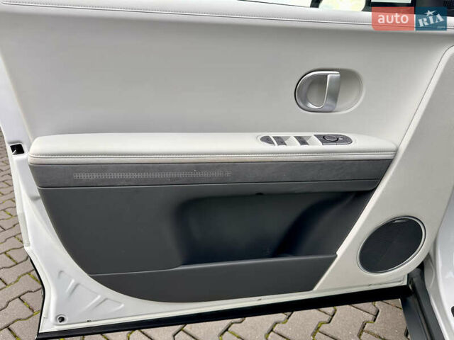 Білий Хендай Ioniq 5, об'ємом двигуна 0 л та пробігом 29 тис. км за 33000 $, фото 13 на Automoto.ua