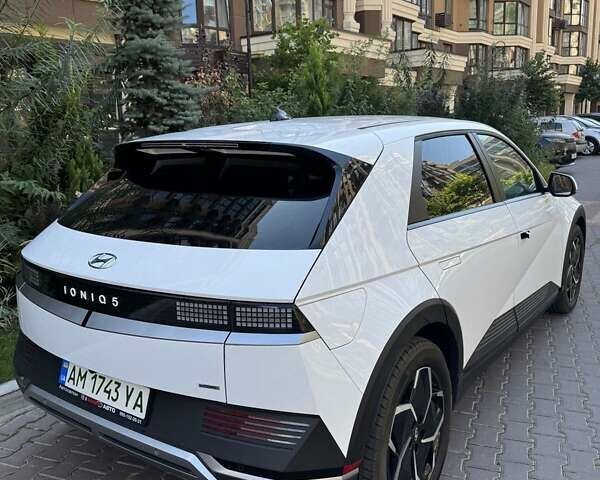 Белый Хендай Ioniq 5, объемом двигателя 0 л и пробегом 47 тыс. км за 26900 $, фото 17 на Automoto.ua
