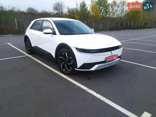 Белый Хендай Ioniq 5, объемом двигателя 0 л и пробегом 81 тыс. км за 23900 $, фото 3 на Automoto.ua