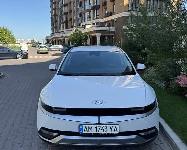 Белый Хендай Ioniq 5, объемом двигателя 0 л и пробегом 47 тыс. км за 26900 $, фото 1 на Automoto.ua