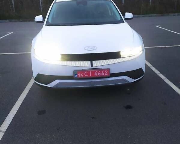Белый Хендай Ioniq 5, объемом двигателя 0 л и пробегом 81 тыс. км за 23900 $, фото 7 на Automoto.ua