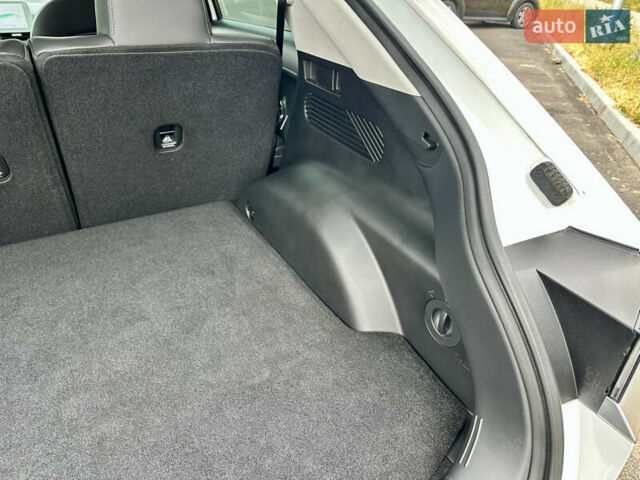 Белый Хендай Ioniq 5, объемом двигателя 0 л и пробегом 42 тыс. км за 29999 $, фото 34 на Automoto.ua