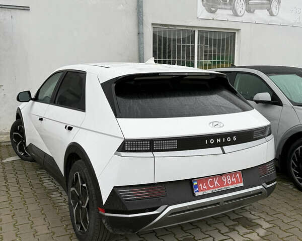 Белый Хендай Ioniq 5, объемом двигателя 0 л и пробегом 45 тыс. км за 19999 $, фото 1 на Automoto.ua