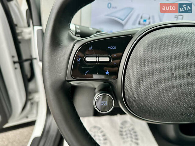 Белый Хендай Ioniq 5, объемом двигателя 0 л и пробегом 42 тыс. км за 29500 $, фото 42 на Automoto.ua