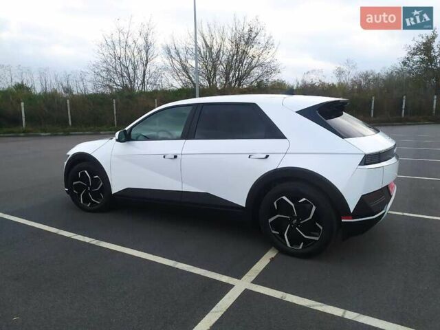 Белый Хендай Ioniq 5, объемом двигателя 0 л и пробегом 81 тыс. км за 23900 $, фото 17 на Automoto.ua