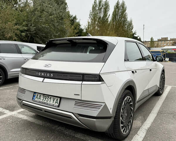 Белый Хендай Ioniq 5, объемом двигателя 0 л и пробегом 50 тыс. км за 28800 $, фото 12 на Automoto.ua