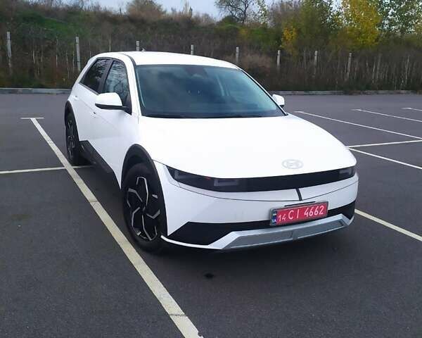 Белый Хендай Ioniq 5, объемом двигателя 0 л и пробегом 81 тыс. км за 23900 $, фото 6 на Automoto.ua