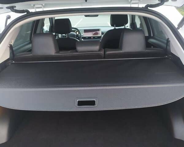 Белый Хендай Ioniq 5, объемом двигателя 0 л и пробегом 81 тыс. км за 23900 $, фото 38 на Automoto.ua