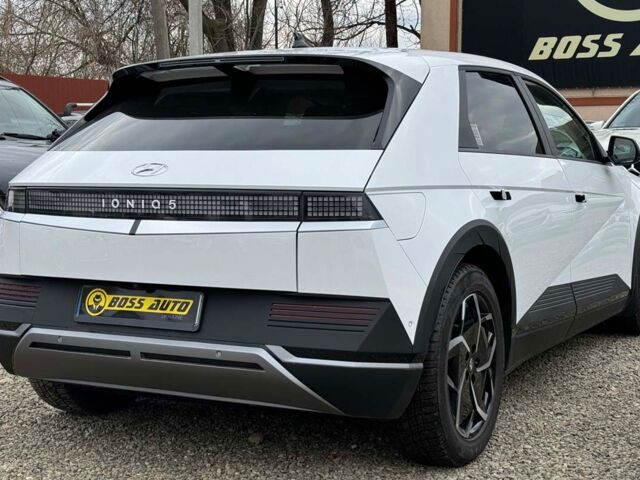 Белый Хендай Ioniq 5, объемом двигателя 77 л и пробегом 50 тыс. км за 29999 $, фото 5 на Automoto.ua
