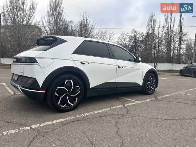 Белый Хендай Ioniq 5, объемом двигателя 0 л и пробегом 71 тыс. км за 23900 $, фото 12 на Automoto.ua