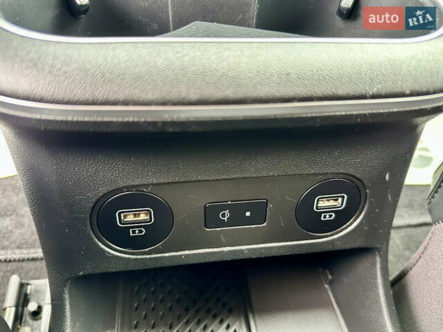 Белый Хендай Ioniq 5, объемом двигателя 0 л и пробегом 42 тыс. км за 29999 $, фото 58 на Automoto.ua