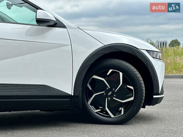 Белый Хендай Ioniq 5, объемом двигателя 0 л и пробегом 42 тыс. км за 29500 $, фото 9 на Automoto.ua