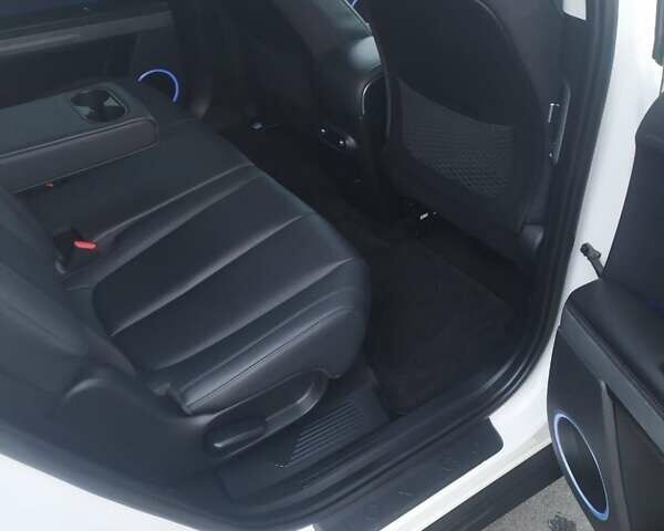 Белый Хендай Ioniq 5, объемом двигателя 0 л и пробегом 81 тыс. км за 23900 $, фото 31 на Automoto.ua