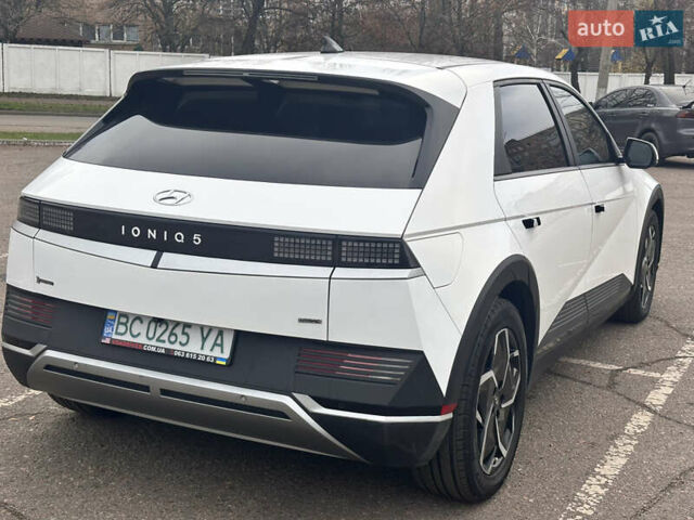 Белый Хендай Ioniq 5, объемом двигателя 0 л и пробегом 71 тыс. км за 23900 $, фото 10 на Automoto.ua