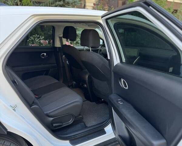 Белый Хендай Ioniq 5, объемом двигателя 0 л и пробегом 47 тыс. км за 26900 $, фото 13 на Automoto.ua