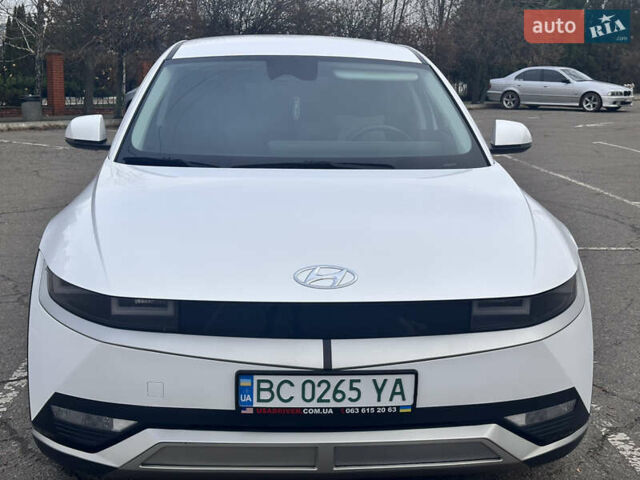Белый Хендай Ioniq 5, объемом двигателя 0 л и пробегом 71 тыс. км за 23900 $, фото 18 на Automoto.ua